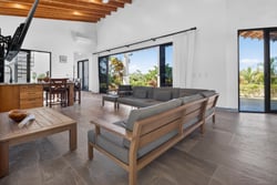 Casa con vista al mar cerca de playa Marbella