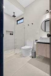 Modern Coastal Home. Fully Equipped & Beach Nearby